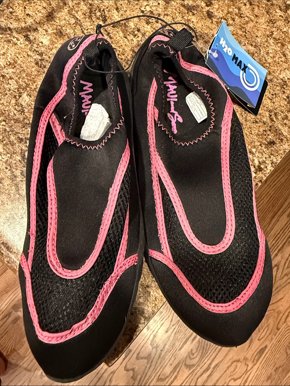 Maui & Sons Women’s Water Shoes – Size 10 – Brand New